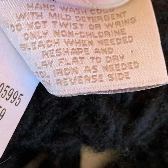 Chicos 1 Wool Blend Crochet Sweater Vest Faux Fur Trim Medium Open Weave Black - Picture 6 of 7